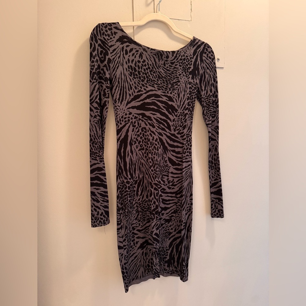 Alice + Olivia Black and Gray Leopard Print Dress Bateau Neckline Long Sleeve